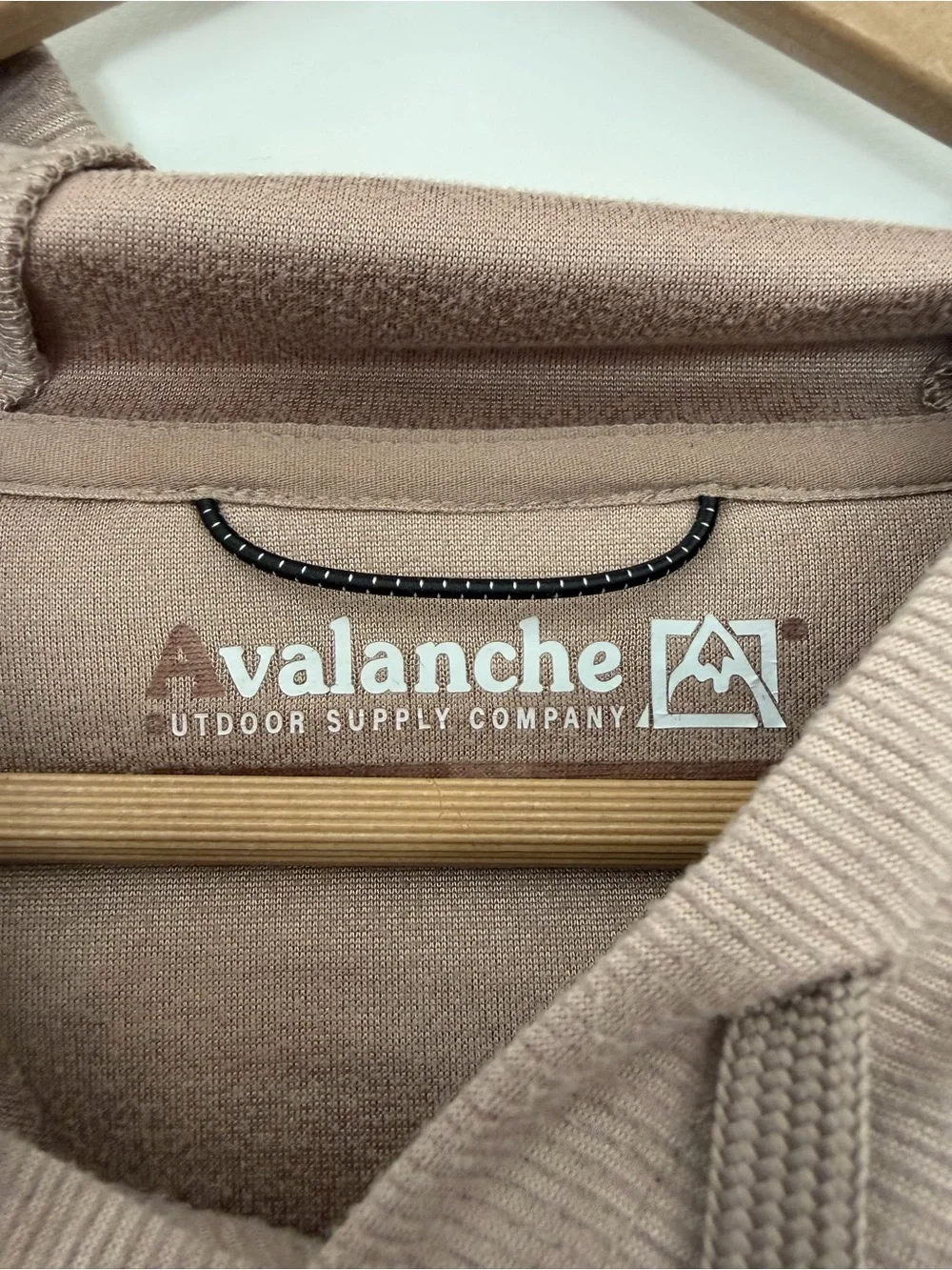 Avalanche Set of 4 Hoodies - Picture 9 of 16